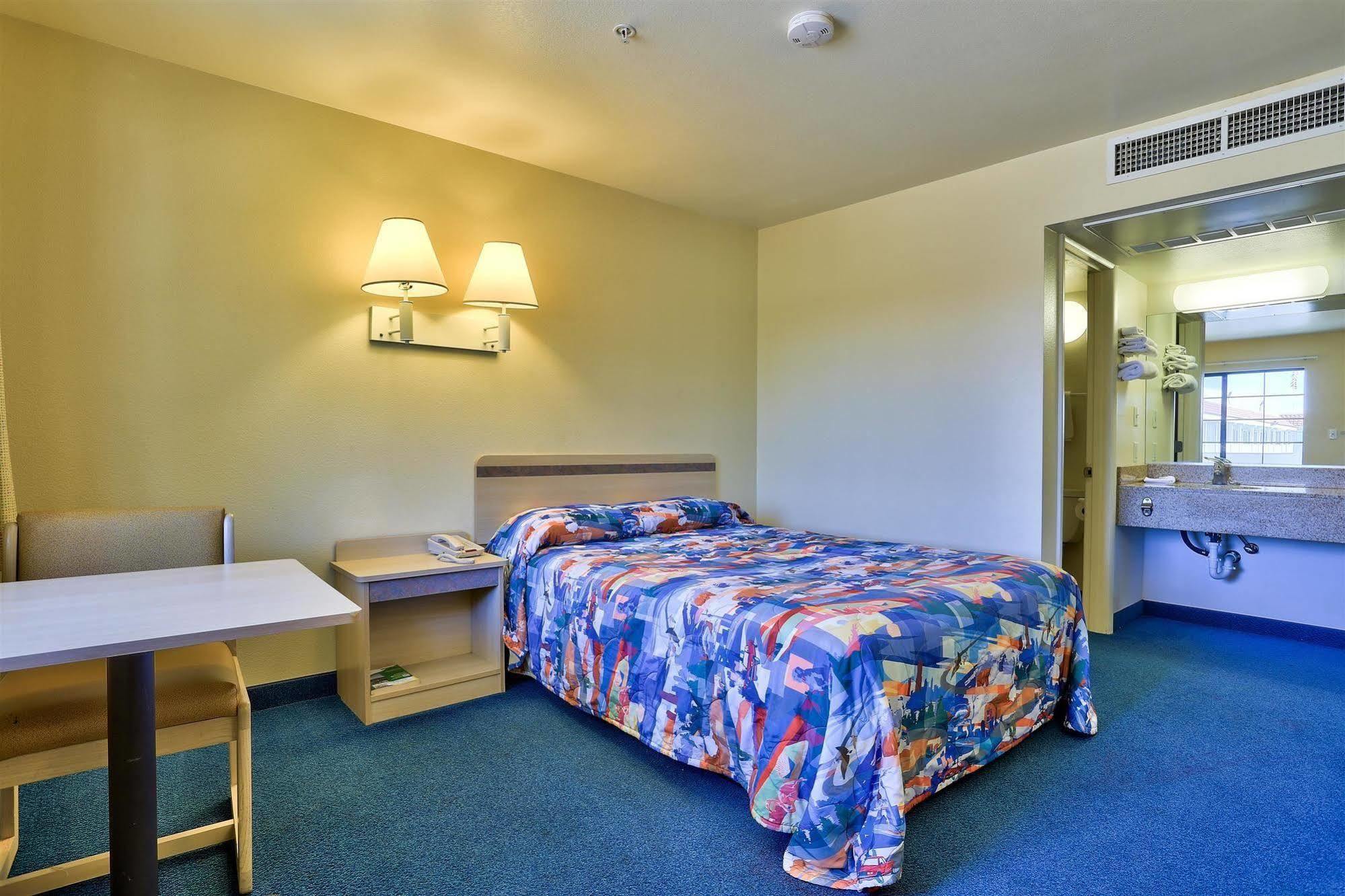 Motel 6-Kingman, Az - Route 66 East Bagian luar foto