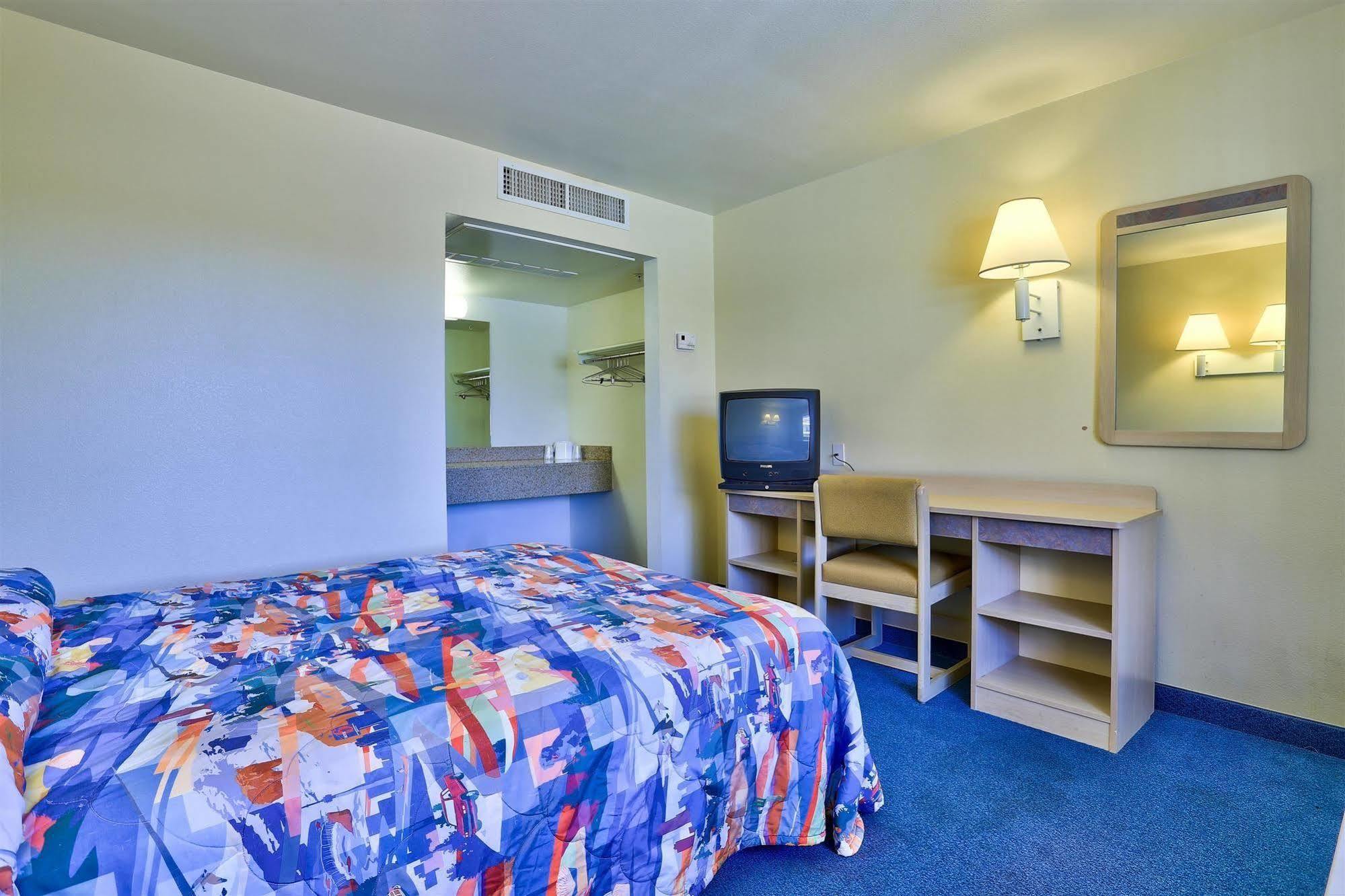 Motel 6-Kingman, Az - Route 66 East Bagian luar foto